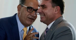 “Nunca fui próximo”: Malafaia abandona Flávio Bolsonaro de vez