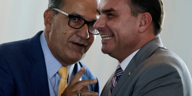 “Nunca fui próximo”: Malafaia abandona Flávio Bolsonaro de vez