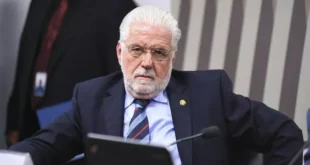 Elo de Jaques Wagner com o Master envolveria viagens em jatos de Vorcaro e apartamento em Salvador