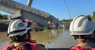 Queda de ponte em Sena Madureira: bombeiros suspendem navegação no Rio Iaco