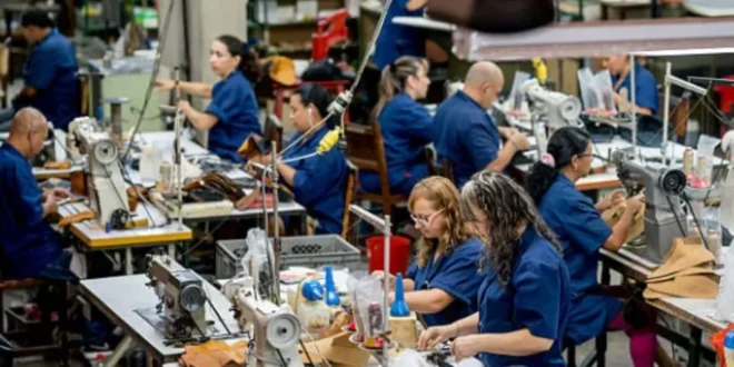 Colômbia atinge mínima histórica de desemprego após elevar salários e reduzir jornada