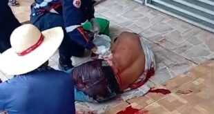 Homem é esfaqueado pelas costas em área comercial de Brasiléia