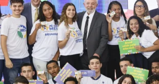 Abandono no ensino médio cai 34% após implementação do Pé-de-Meia