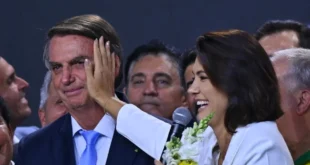 “Desastroso”, diz Financial Times sobre vídeo de Michelle contra Flávio Bolsonaro