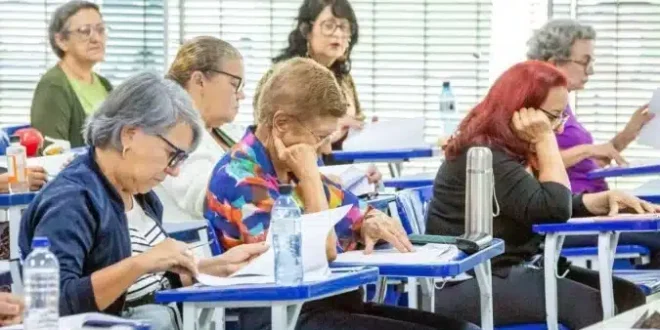 Recomeços: Universidade aprova mais de 144 idosos em vestibular exclusivo para pessoas 60 +