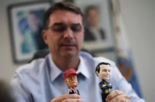 Transição com a participação dos Estados Unidos