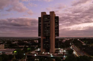 Banco Central independente? Independente em relação a quê?