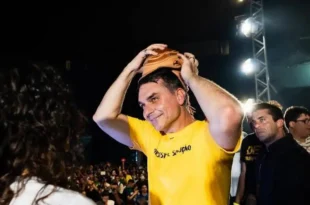 43% de ausência: Quanto ganharia Flávio Bolsonaro se recebesse com PEC da Escravidão?