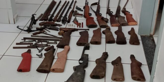 Fábrica clandestina de armas é desarticulada na fronteira do Acre com o Peru
