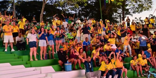 Acreanos se reuniram na Concha Acústica para acompanhar a estreia da seleção