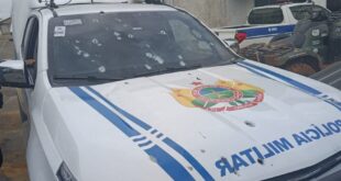 Troca de tiros entre Policiais Militares deixa viatura crivada de balas