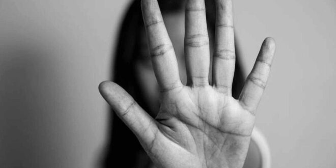 Violência digital contra mulheres cresce 188%: governo reforça Ligue 180