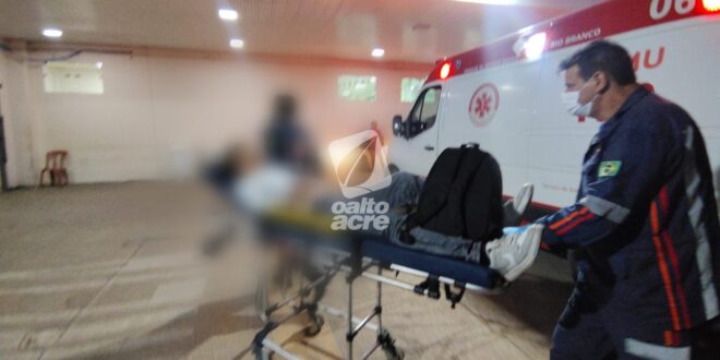 Reage a assalto e acaba ferido a facadas
