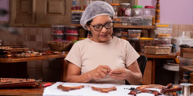 Artesã do Acre é selecionada para participar da Jornada Exportadora em Paris