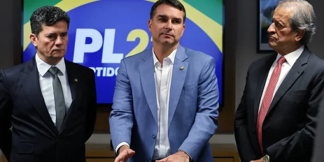 Suspensão de pesquisa que mostrava Flávio Bolsonaro em queda: PL provou que é defensor da censura