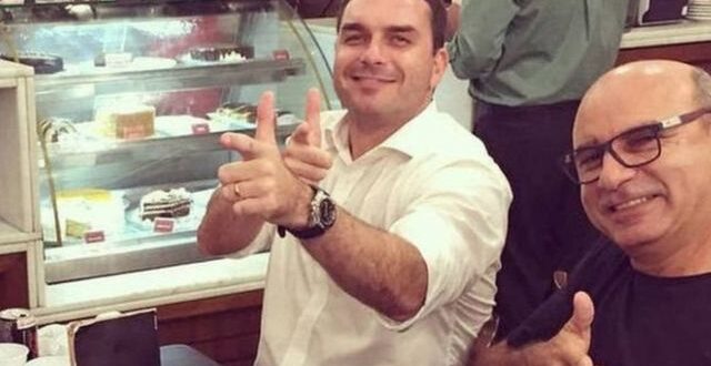 Adriano da Nóbrega e Rodrigo Bacellar, os amigos do peito de Flávio Bolsonaro