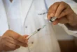 Vacinas contra covid-19 serão atualizadas para acompanhar novas variantes