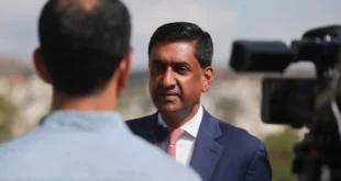 Colonos israelenses armados cercam deputado dos EUA por 90 minutos