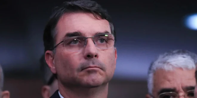 Flávio Bolsonaro e a República à venda