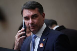 Estado de S. Paulo detona Flávio Bolsonaro: “É indigno da confiança do setor produtivo nacional”
