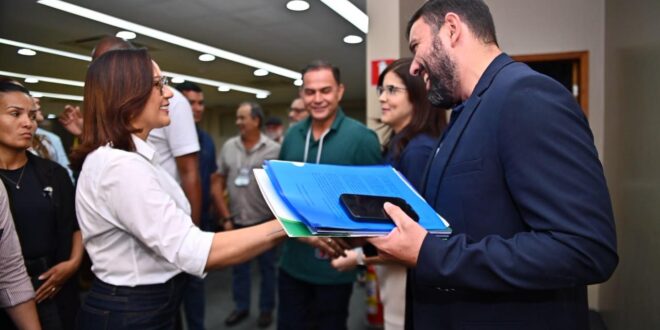 Setor produtivo entrega propostas a pré-candidatos ao governo do Acre em evento na Fecomercio