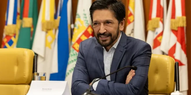 É a direita, estúpido: Nunes pagará R$ 103 milhões para entregar 3 escolas à iniciativa privada
