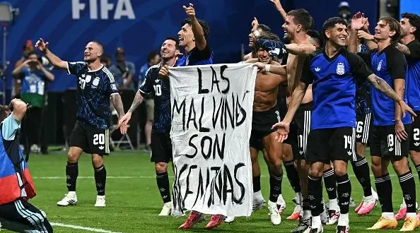Argentina corre o risco de ser punida pela FIFA por atitude no pós-jogo contra a Inglaterra