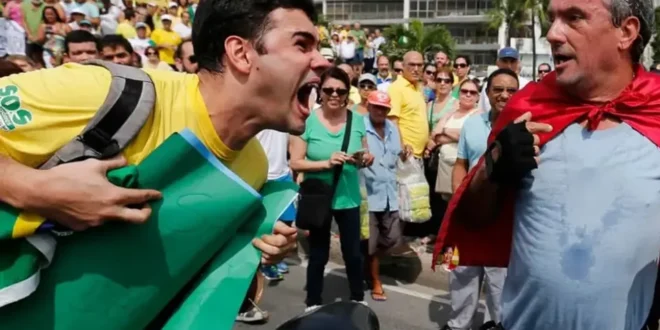 Como a extrema direita lucra com a radicalização política