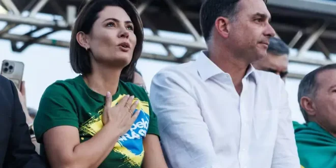 Michelle diz que a campanha de Flávio Bolsonaro será abalada por novos escândalos
