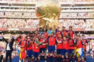Ninguém quer ser visto com ele: Fifa e Espanha apagam Trump de fotos oficiais da conquista da Copa