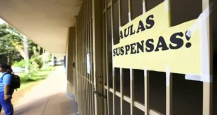Epidemia de violência e falta de estrutura nas escolas provocam adoecimento em massa de professores no Brasil