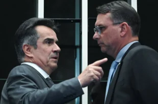 À própria sorte: PP e União Brasil abandonam Flávio Bolsonaro e escancaram isolamento na corrida presidencial