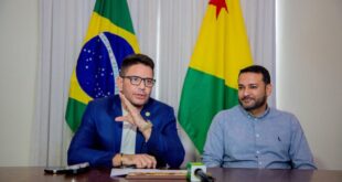 Operação da PF tem como alvo contratos da Educação e inclui buscas na residência do ex-secretário Aberson Carvalho