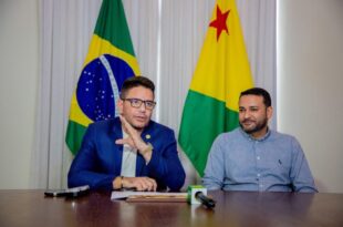 Operação da PF tem como alvo contratos da Educação e inclui buscas na residência do ex-secretário Aberson Carvalho