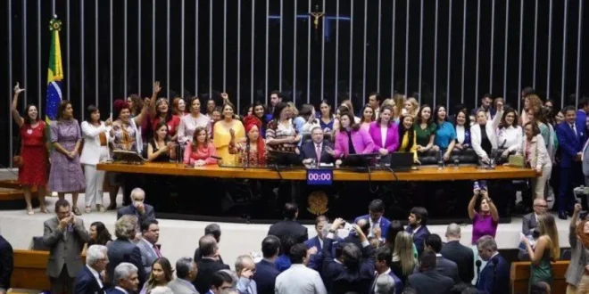 TSE planeja poupar mulheres eleitas e cassar só homens se partido fraudar cota de gênero