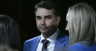 Traidor da pátria: Flávio Bolsonaro entrega aos EUA plano para enfraquecer o Mercosul e o Pix