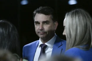 Traidor da pátria: Flávio Bolsonaro entrega aos EUA plano para enfraquecer o Mercosul e o Pix