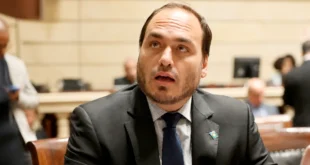 O cinismo da apropriação indébita por Carlos Bolsonaro