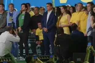 Flávio Bolsonaro lançou uma candidatura contra o Brasil