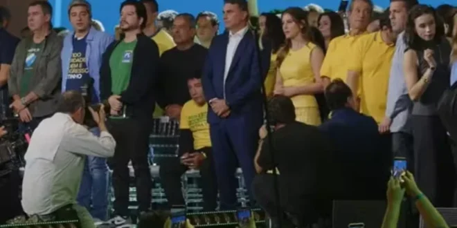 Flávio Bolsonaro lançou uma candidatura contra o Brasil