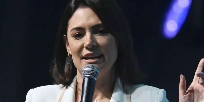 Respeitem: ataques a Michelle leva mulheres de direita cogitar ir à Justiça dos EUA contra bolsonaristas