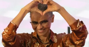 Acreana Marina Silva cobra mais mulheres no Senado e defende fortalecimento da democracia
