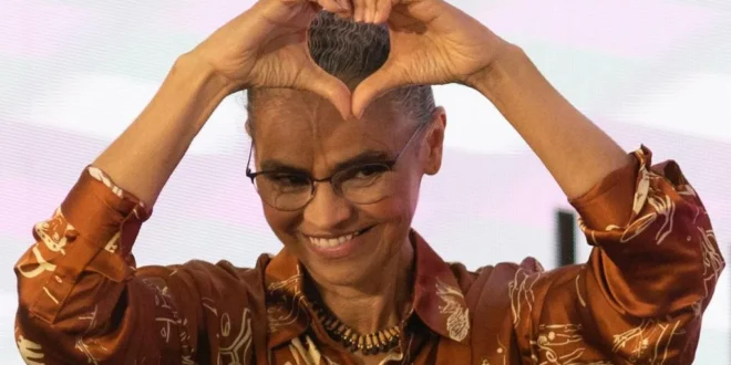 Acreana Marina Silva cobra mais mulheres no Senado e defende fortalecimento da democracia