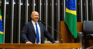 Zé Adriano é o 4º maior gastador da cota parlamentar do Brasil em 2026