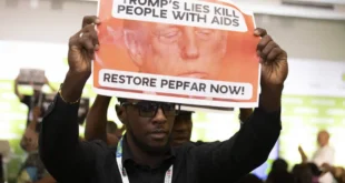 Evento dos EUA no Rio é interrompido por protesto contra políticas de Trump sobre HIV