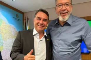 Zero surpresa: PL e Flávio Bolsonaro mantêm apoio a candidato ao Senado preso por ligação com o CV