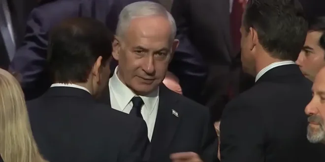 Chefe da p#rra toda: Netanyahu é visto dando ordens a Rubio e Hegseth nos EUA