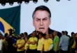 Jogou a responsabilidade para o Flávio: Jair diz que não autorizou vídeo de IA exibido na convenção do 01
