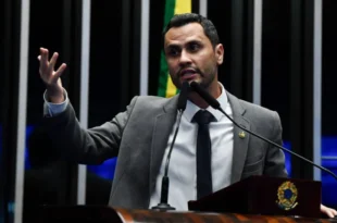 Atrapalha o partido: Republicanos barra candidatura de Cleitinho por causa de vídeo espírita