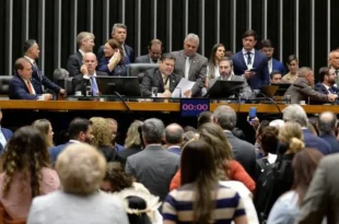 Com R$ 61 bilhões em emendas, Centrão aposta mais no Congresso que no Planalto